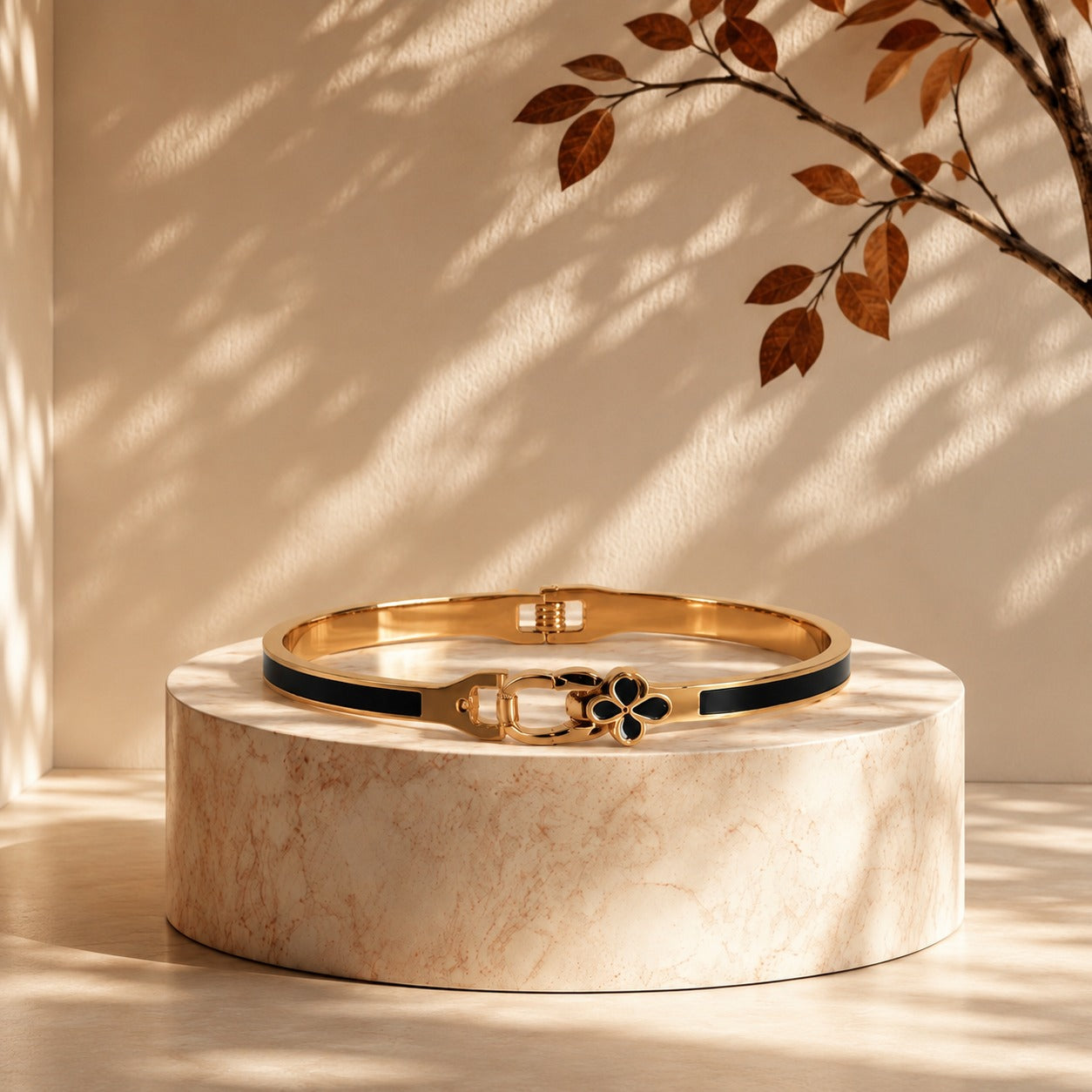 Midnight Clover Bracelet – Anti Tarnish Gold Plated Luxury Bracelet